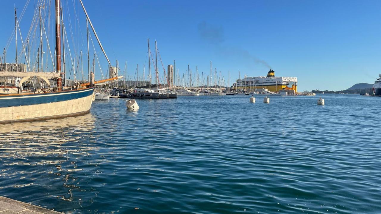 Vue sur Rade: Élégant Appartement Climatisé au Cœur de Toulon Historique Exterior photo