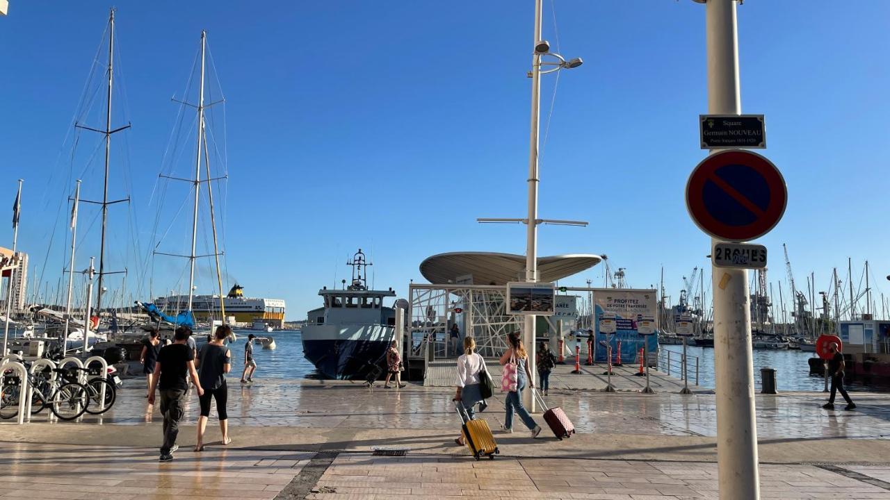 Vue sur Rade: Élégant Appartement Climatisé au Cœur de Toulon Historique Exterior photo