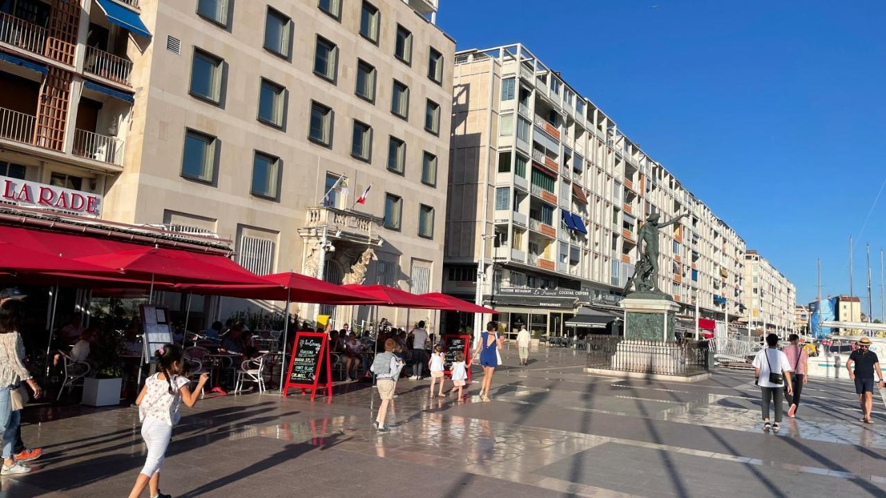 Vue sur Rade: Élégant Appartement Climatisé au Cœur de Toulon Historique Exterior photo